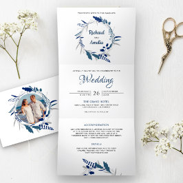 Convite Com Dobra Tripla Elegante Coroa Floral Azul Marinho Foto Casamento