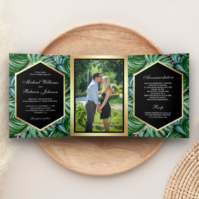 Convite Com Dobra Tripla Faux Gold Foil Tropical Palm Deixa Casamento Fotog (Criador carregado)