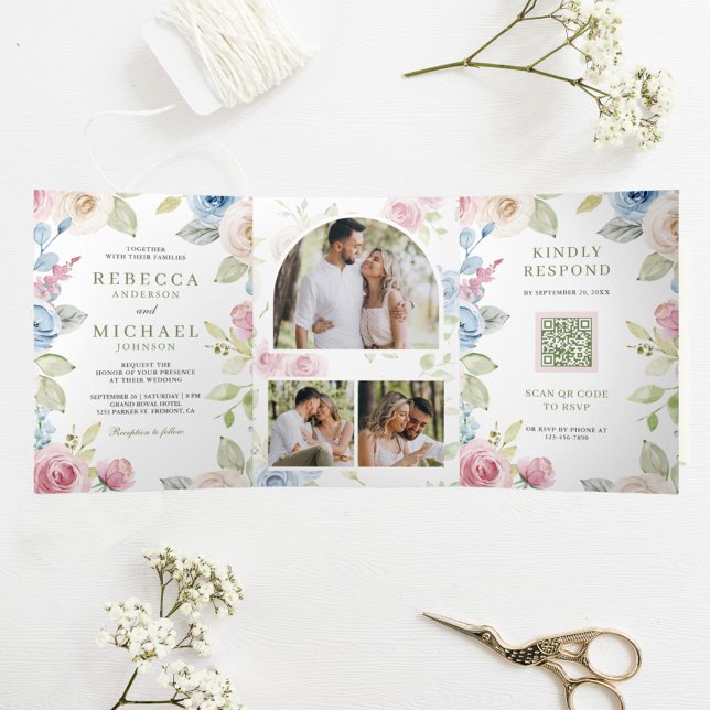 Convite Com Dobra Tripla Floral Suave de Primavera em um Código QR de Casam (Criador carregado)