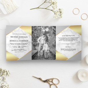 Convite Com Dobra Tripla Foil Dourado Geométrico Mármore Branco Foto Casame