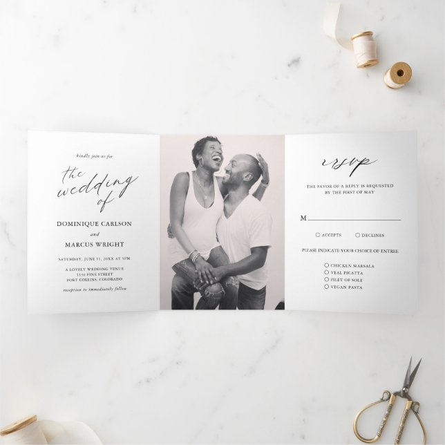 Convite Com Dobra Tripla Fotografia de Caligrafia Elegante Casamento Modern (Dentro)