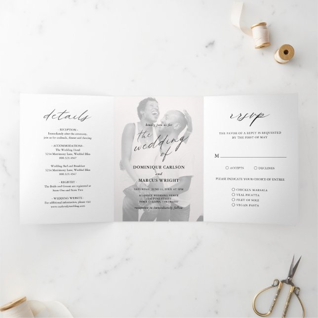 Convite Com Dobra Tripla Fotografia de Caligrafia Elegante Casamento Modern (Dentro)