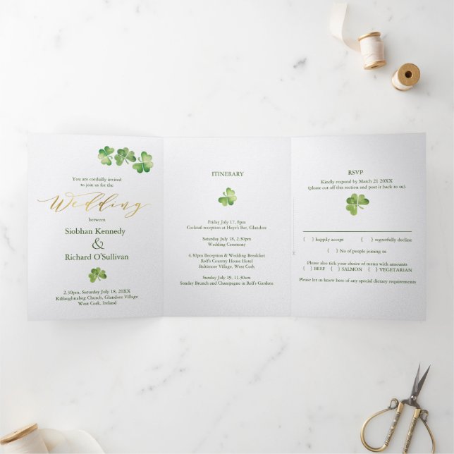 Convite Com Dobra Tripla Irish Shamrock & Celtic Knot, RSVP, Eco Weds (Dentro)