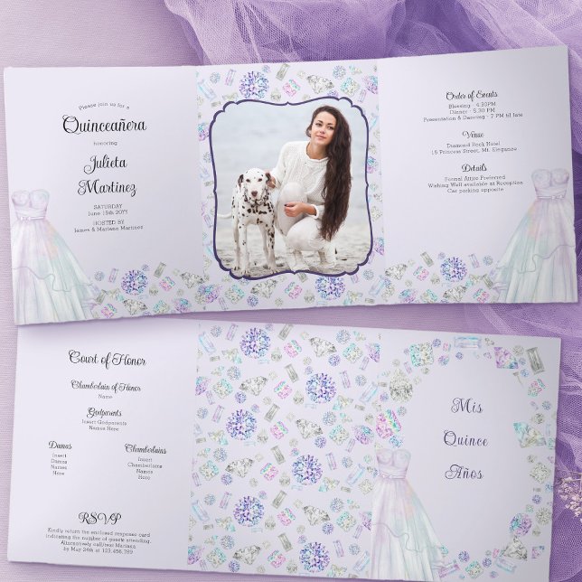 Convite Com Dobra Tripla Lilac Quinceanera Diamantes Princesa Foto de Vesti (Light Purple Quince Anos Invitation with Photo and tri-fold layout for all your deets)