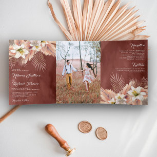 Convite Com Dobra Tripla Lírio Branco Floral Palmeira Pampas Canela Casamen