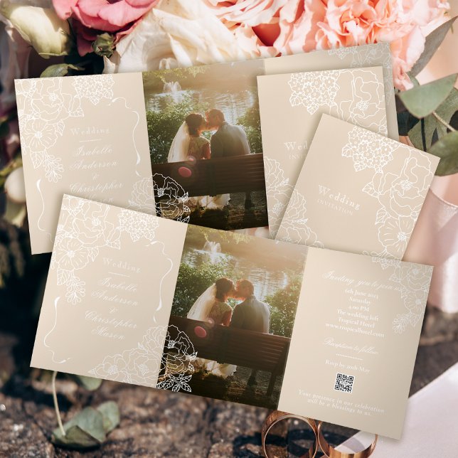 Convite Com Dobra Tripla Romantic Wedding Peonies Delicate Ivory (Criador carregado)