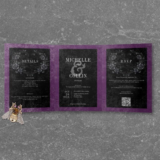 Convite Com Dobra Tripla Rosas Pretos Góticos Raven e Negra Casamento Roxo (Gothic Black Raven & Black Roses Purple Wedding Tri-Fold Invitation)