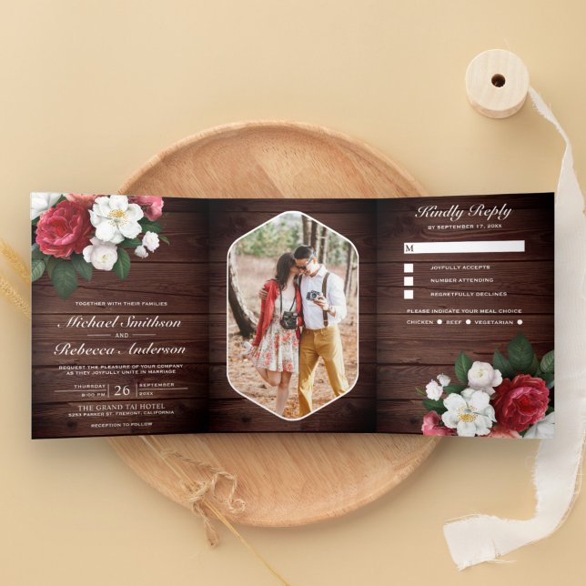 Convite Com Dobra Tripla Rosas Vermelhas e Magnólia Branca Casamento Rústic (Criador carregado)