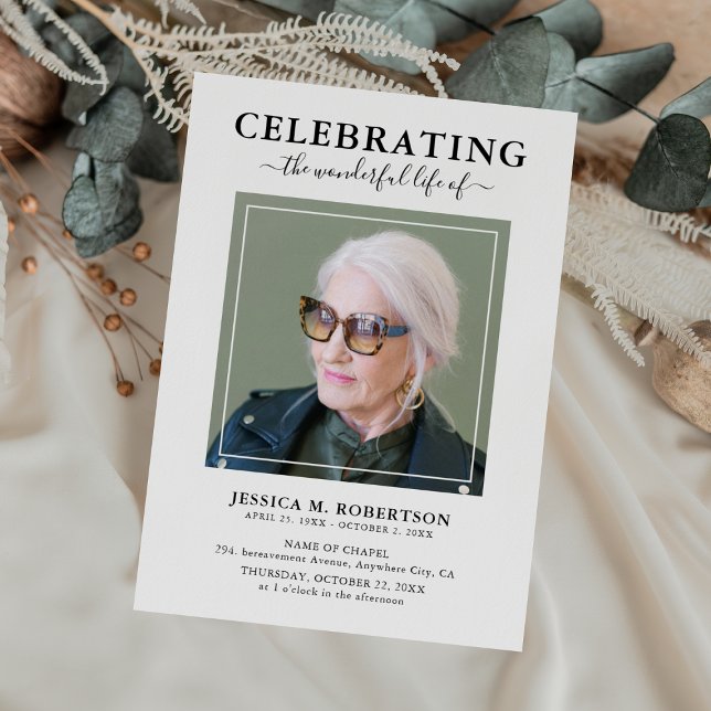 Convite Com Dobra Tripla Simple Elegant Funeral Memorial (Criador carregado)