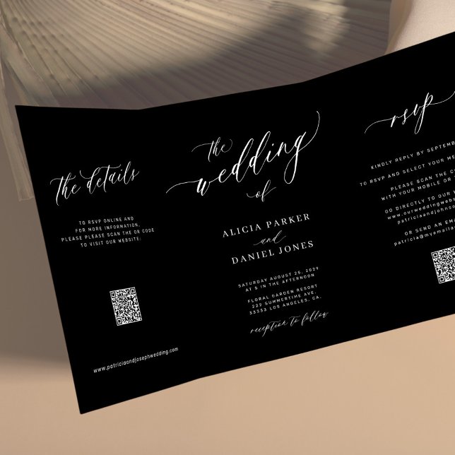 Convite Com Dobra Tripla Simples script elegante RSVP QR casamento preto (Criador carregado)