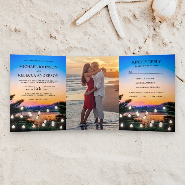 Convite Com Dobra Tripla Tropical Beach Sunset String Luzes de Casamento Fo (Criador carregado)