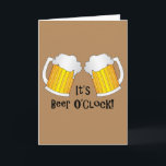 Convite Convidado de Festas de aniversário Engraçadas de C<br><div class="desc">Um cartão de saudações engraçado impresso com um design de Beer O'Clock,  perfeito para amantes de cerveja e festas. Se você não conseguir ver o produto ou design que está procurando,  entre em contato conosco usando o botão ‘contato’ abaixo de qualquer descrição do produto para discutir seus requisitos.</div>