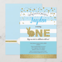 Convite de 1º aniversário do menino coelho azul e 