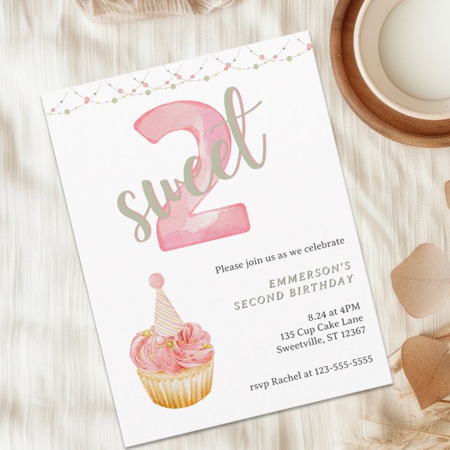 Convite de 2º Aniversário Dois Cupcakes Doces e Fo (Two Sweet Cute Cupcake 2nd Birthday Invitation Postcard
)
