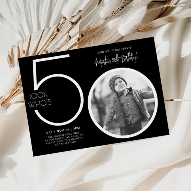 Convite de 50º Aniversário com Foto Preto Moderno (Criador carregado)
