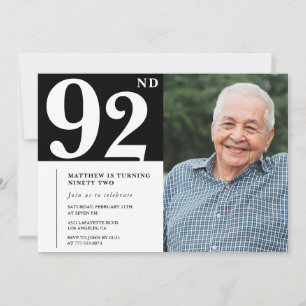 Convite de 92º aniversário de homens em foto preto