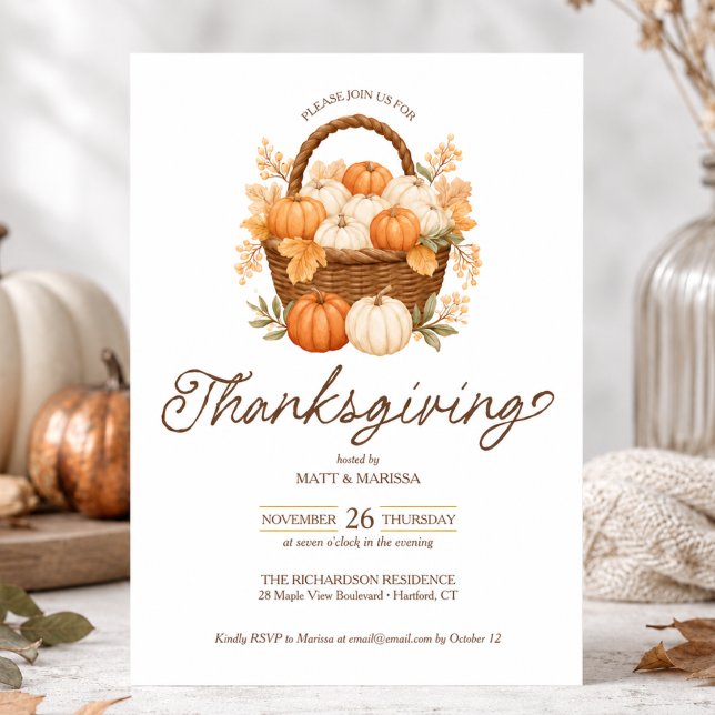 Convite de Ação de Graças para Jantar Elegante de  (elegant pumpkin harvest basket thanksgiving friendsgiving dinner invitation card)