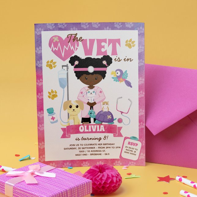 Convite de aniversário Afro Girl Vet (The cat is definitely out of the bag on this girl’s vet birthday invitation.)