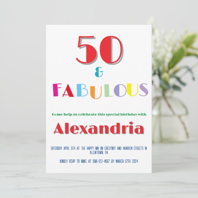 Convite de Aniversário Colorido Moderno 50 & Fabul (Em pé/Frente)