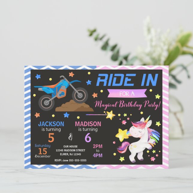 Convite de Aniversário Conjunto de Moto de Trilha  (Em pé/Frente)