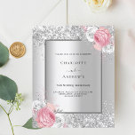 Convite de aniversário de 25 de casamento floral d<br><div class="desc">Fundo de aspecto fino prateado decorado com flores brancas e cor-de-rosa,  flores e brilho fino prateado,  brilhos. Personalize e adicione seus nomes e detalhes da festa. Letras negras. 1 folha = 1 convite impresso de borda a borda.</div>