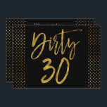 Convite de aniversário de 30 folhas de ouro<br><div class="desc">Suja 30 Black e Faux Gold Foil Glamorous Convite de Aniversário.</div>