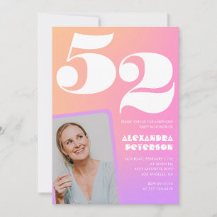 Convite de aniversário de 52 anos com gradiente ro
