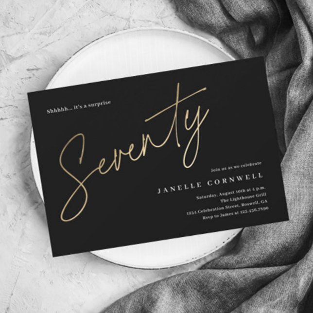 Convite de Aniversário de 70 anos Preto e Dourado  (Modern gold script budget 70th birthday party invitations.)