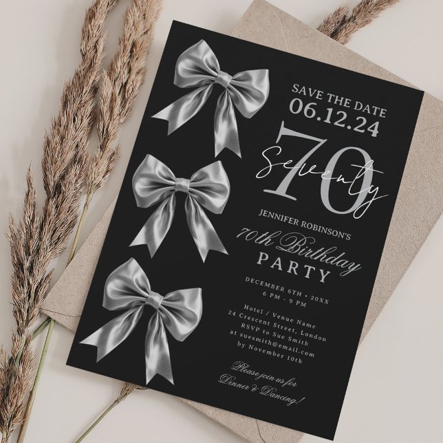 Convite de Aniversário de 70 anos Silver Coquette  (Silver Coquette Bow Save Date 70th Birthday Black Invitation)