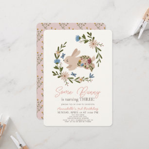 Convite de aniversário de Bunny Floral Wreath