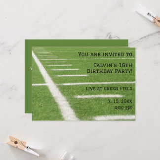 Convite de aniversário de campo de futebol