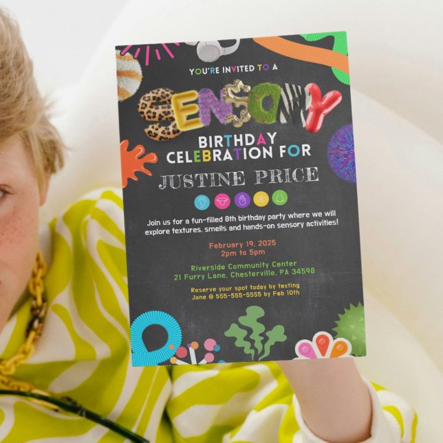 Convite de Aniversário de Celebração Sensorial (A sensory birthday invitation with a chalkboard background, perfect for a fun, hands-on celebration!)