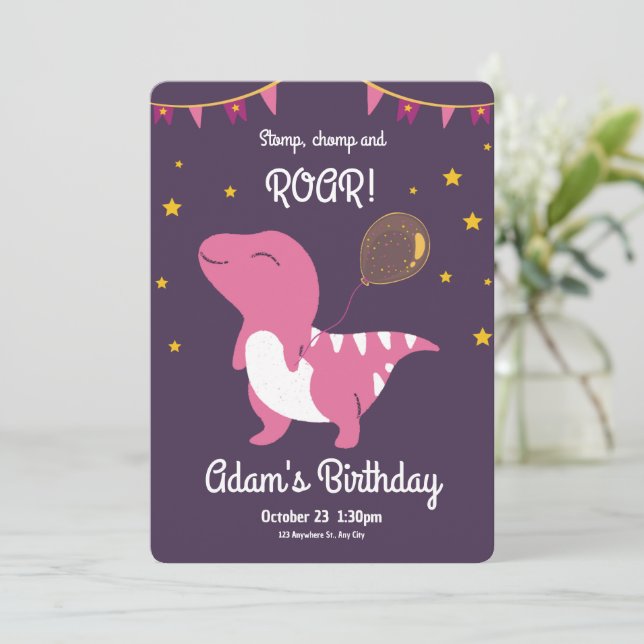 Convite de Aniversário de Dinossauro Rosa e Roxo (Em pé/Frente)