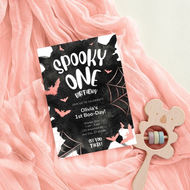 Convite de Aniversário de Halloween Rosa Morcego (Spooky One Invitation Halloween Birthday Template,EDITABLE Black Pink Cute Bats First Birthday Invit)