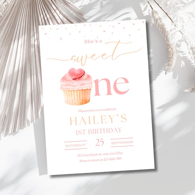 Convite de Aniversário de Um Ano Cupcake Doce (Criador carregado)