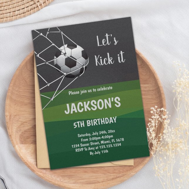 Convite de Aniversário do Futebol Verde e Negro (Green Black Goal Soccer Invitation White Text)