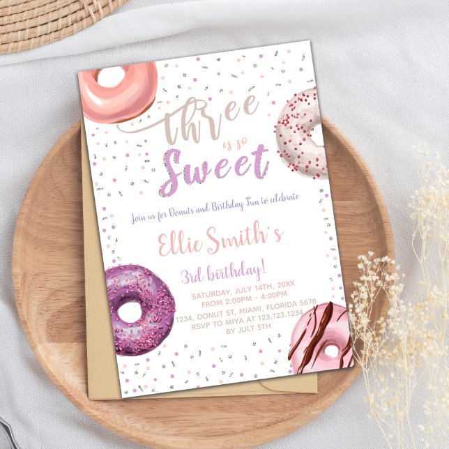 Convite de aniversário para três Rosquinhas doces (Three Sweet Donut Birthday Invitations)