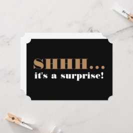 Convite de aniversário surpresa sobre o morro