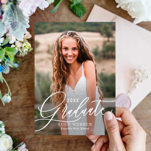 Convite de Anúncio de Formatura Finamente Redigido