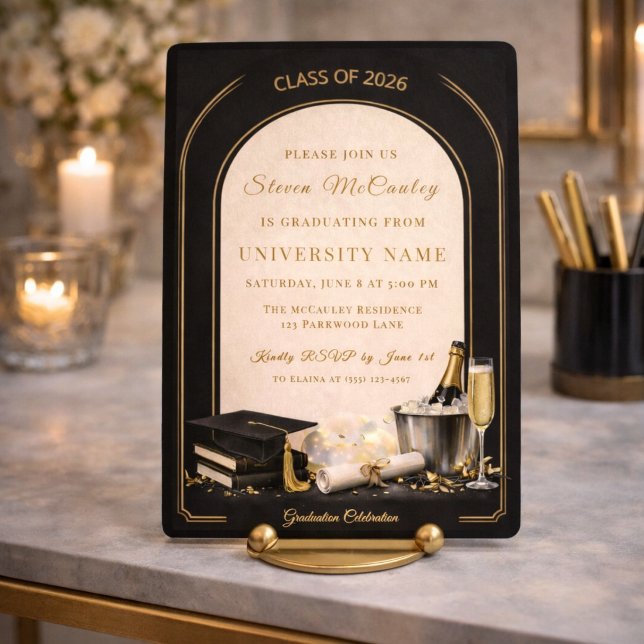 Convite de Arco de Graduação Ouro Preto (Black and gold arch with refined detail for a formal graduation celebration moment)