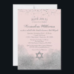 Convite de Bat Mitzvah Silver Rosa<br><div class="desc">Um convite elegante,  cor-de-rosa e prata,  de Bat Mitzvah,  com um confete de brilho prateado no topo e um brilho prateado a brilhar no fundo com uma estrela reluzente prateada de David.</div>