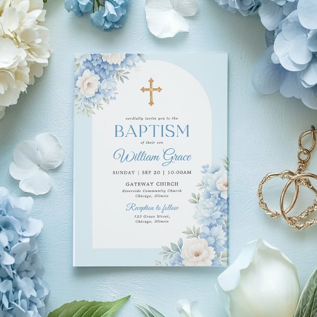 Convite de Batismo Azul Elegante com Desenho Flora (Elegant baptism invitation with blue florals and a gold cross, perfect for baby boy baptisms.)