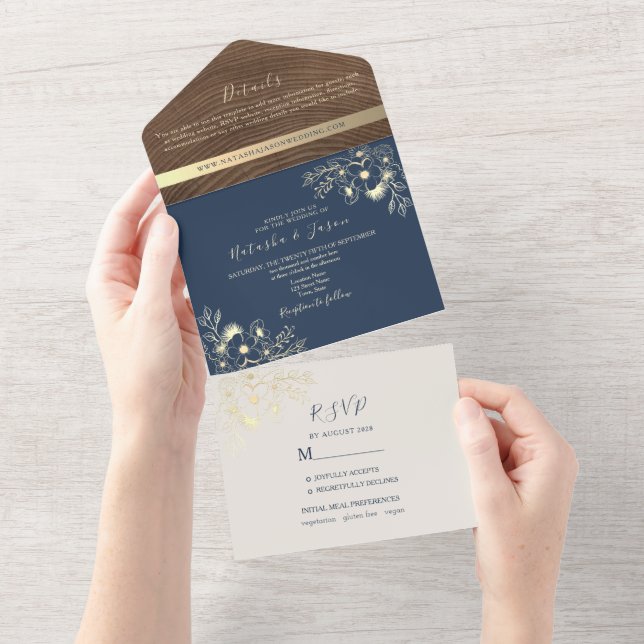 Convite de Casamento Azul Marinho com Madeira e Fo (Aba destacável)