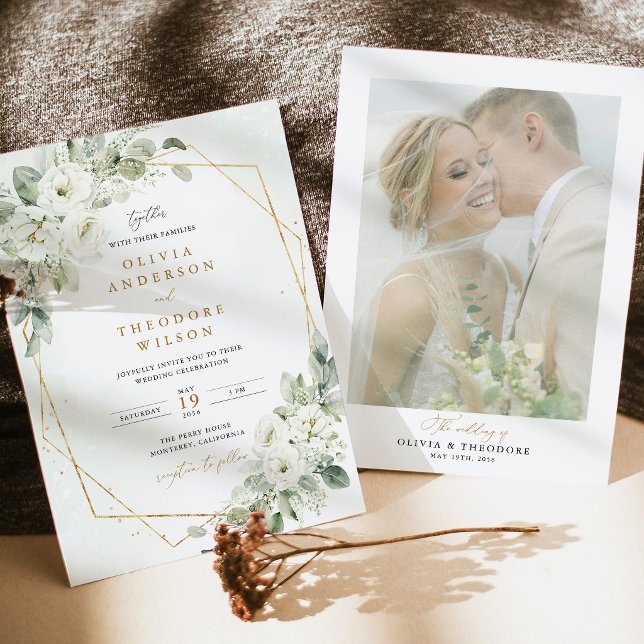 Convite de Casamento com Fundo de Foto Floral em V (Sage Green Gold White Floral Photo Back Wedding Invitation, Eucalyptus Garden Geometric Stationery)