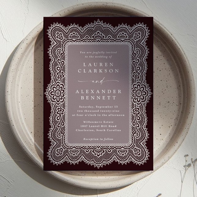 Convite de Casamento com Moldura de Renda Burgundy (Criador carregado)