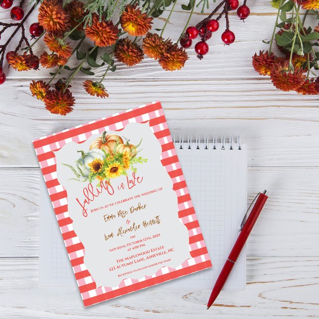 Convite de Casamento de Outono com Abóboras Apaixo (Pumpkins Falling in Love Fall Wedding Invitation Postcard)