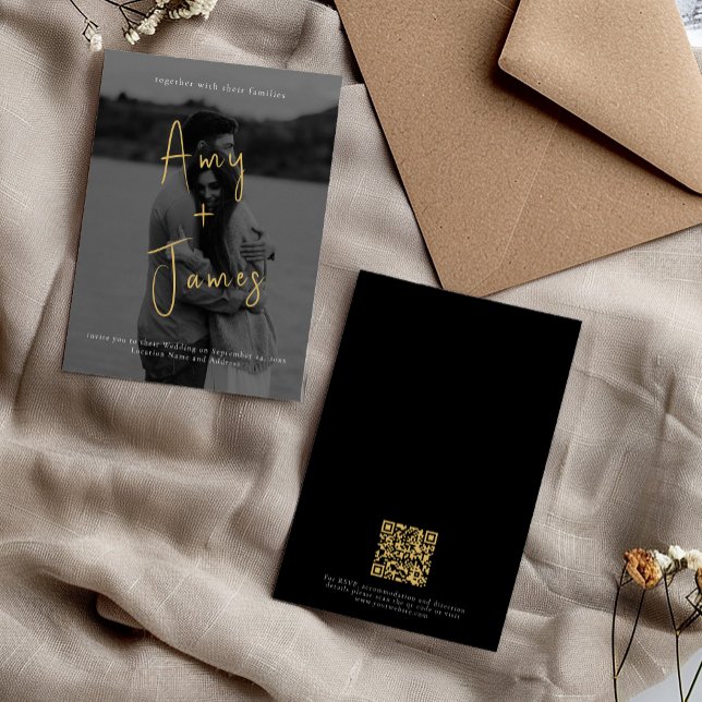 Convite de Casamento de Script com Código de Foto  (This Minimalistic and personalised wedding invitation design features your own photo and QR Code)