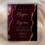 Convite de casamento de Script de Agate Dourado do<br><div class="desc">Este elegante convite de casamento mostra uma imagem de fundo da cor d'água burgundy,  agada com brilho de ouro falso. O texto personalizável combina manuscrito,  protetor e fontes itálicas de cor dourada. O verso apresenta um design de burgundy coordenadora e de ouro agate.</div>