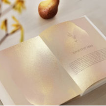 Convite de Casamento Elegante com Textura Dourada