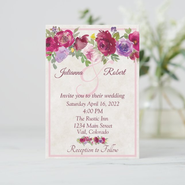 Convite de casamento floral borgonha e roxo orçame (Em pé/Frente)